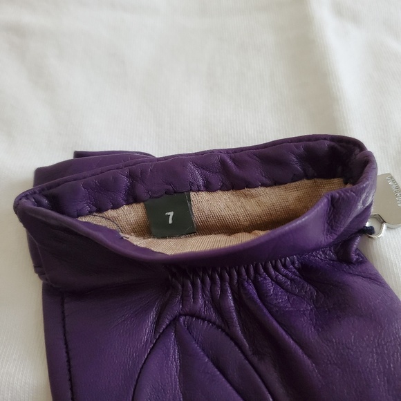 Moschino Studded Purple Leather Gloves - Picture 7 of 7